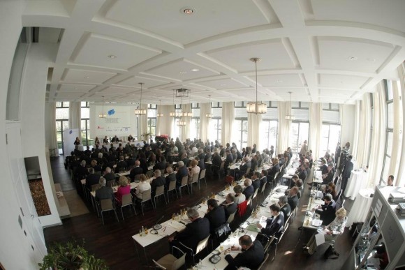 Der Saal des Würth Haus Berlin bei einer Veranstaltung.